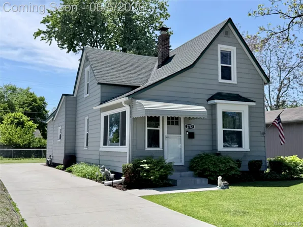 2712 Vanness St, Port Huron, MI 48060