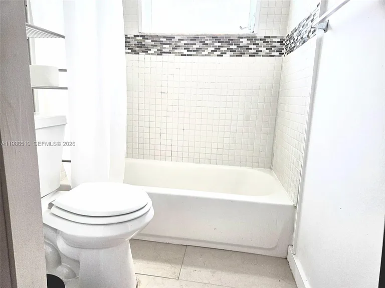 1700 NE 191st St #100 — Photo 9