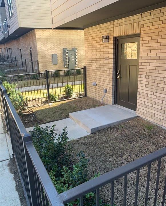 1st image of 5625 Belmont Ave #222