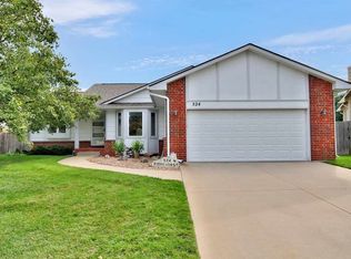 524 N Ridgehurst St, Wichita, KS 67230
