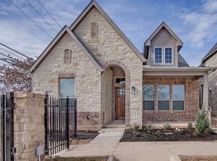 600 Oaks Ct, Kennedale, TX 76060