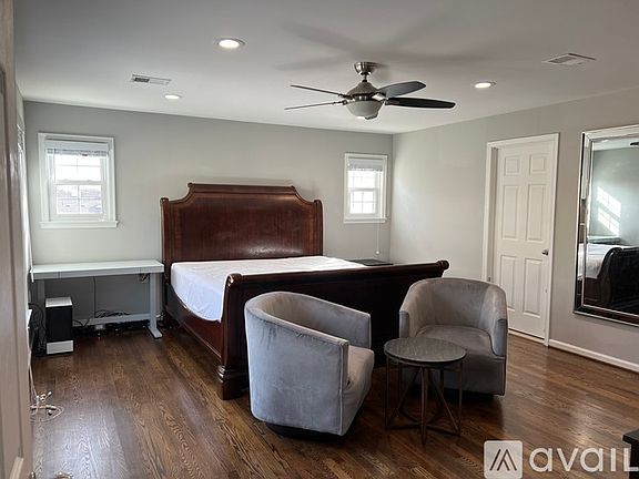 3rd image of 4903 King Richard Dr