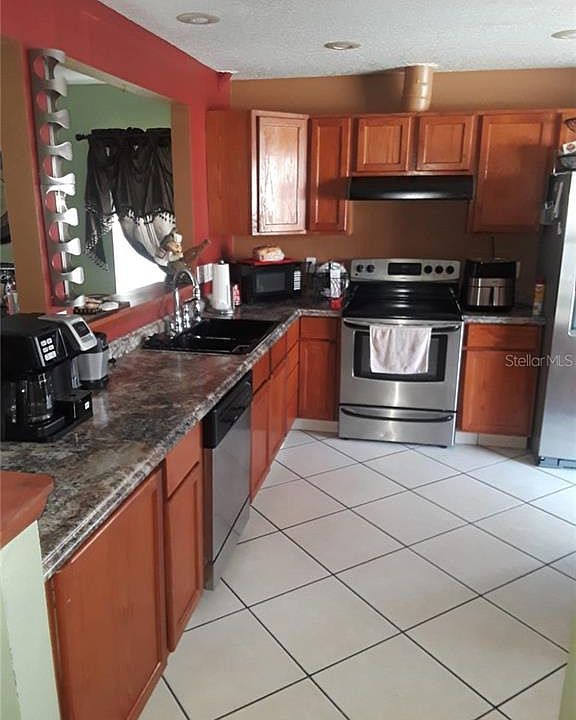 1st image of 210 Hidden Springs Cir