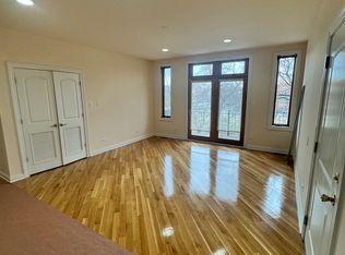 4040 S Prairie Ave, Chicago, IL 60653