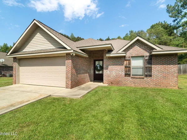 37 Hemingway Dr, Sumrall, MS 39482