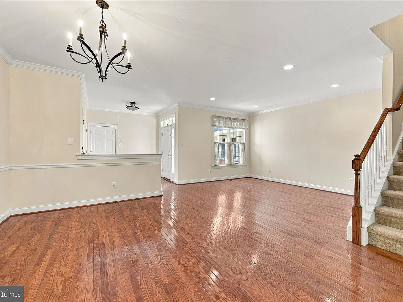3 bed, 4.0 bath, 2969 sqft, $3,350 — Photo 4