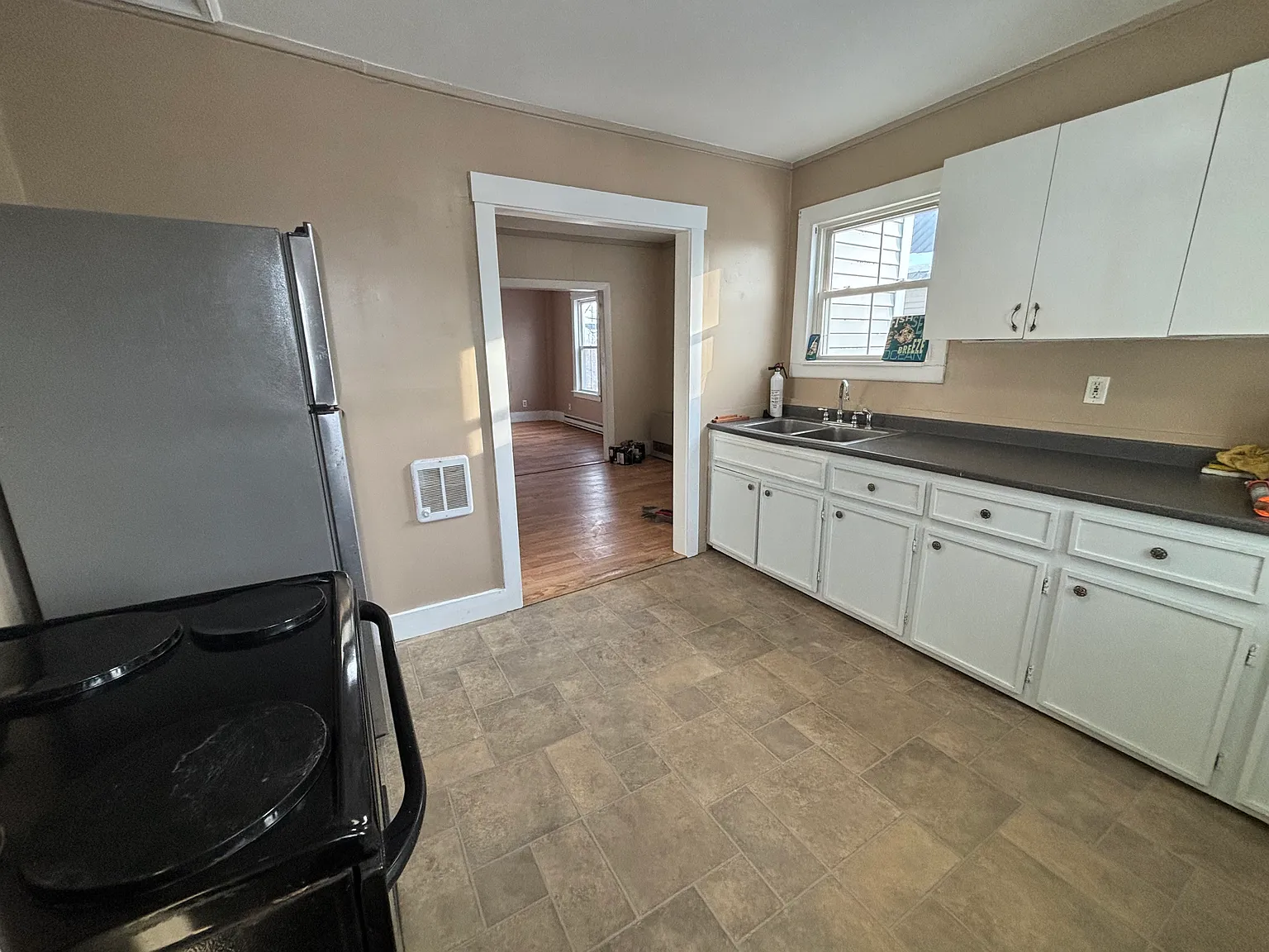2 bed, 1000 sqft, $1,700 — Photo 2