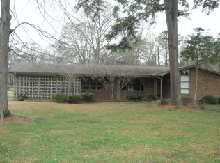 301 Edgewood Dr, Sheffield, AL 35660