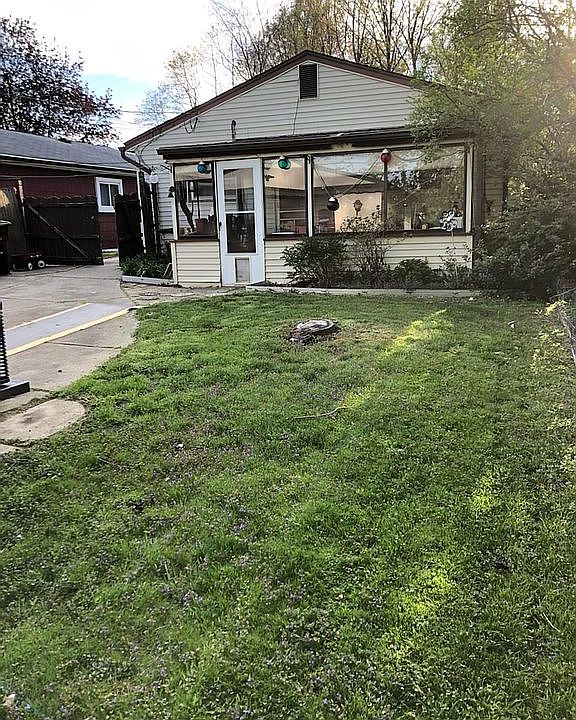 2nd image of 6715 Troy St