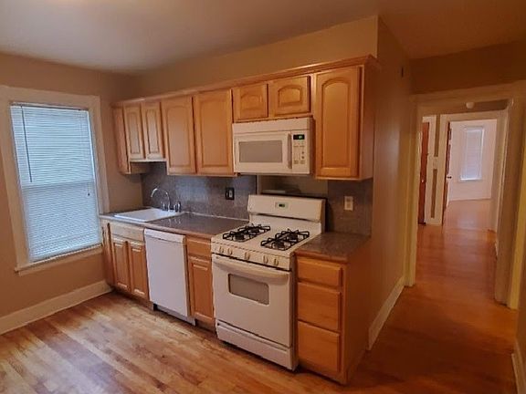 5th image of 6 Meeker Ave
