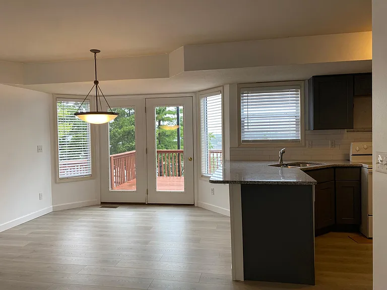 Granite Countertops
Bay Window to Deck
Dining Room Area