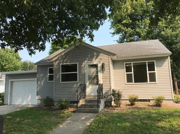 215 Elm St S, Sauk Centre, MN 56378