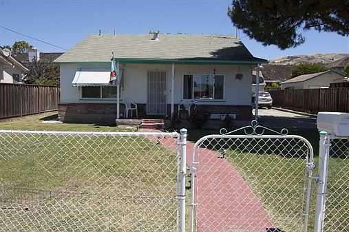 1st image of 120 Harriet Ave