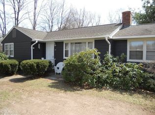 27 Stowe St, Middlefield, CT 06455