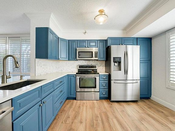 5th image of 127 Yacht Club Way #101
