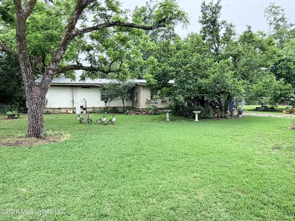 979 Bear Lake Rd E, Tallulah, LA 71282