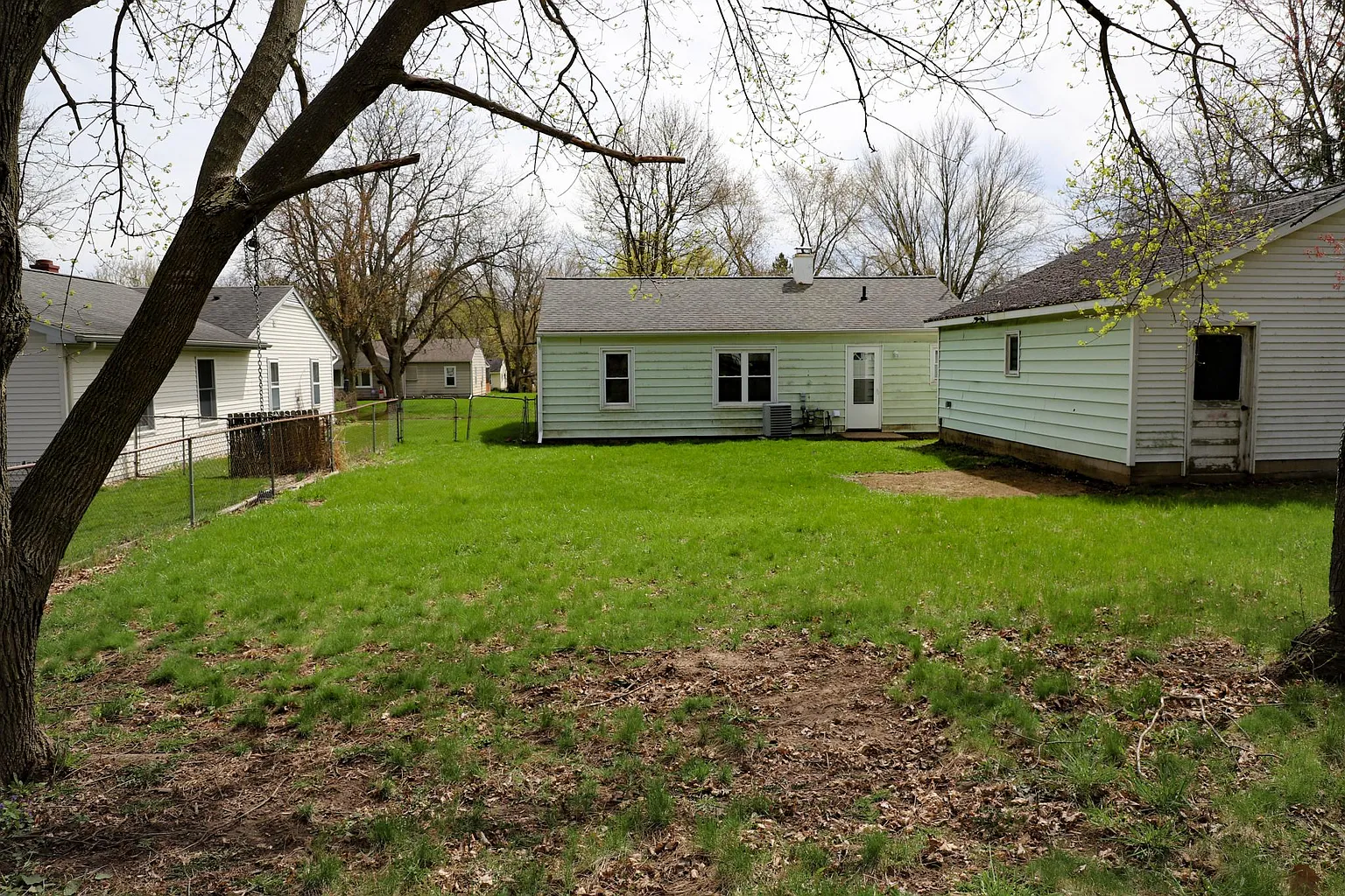 209 Miller Dr photo 1