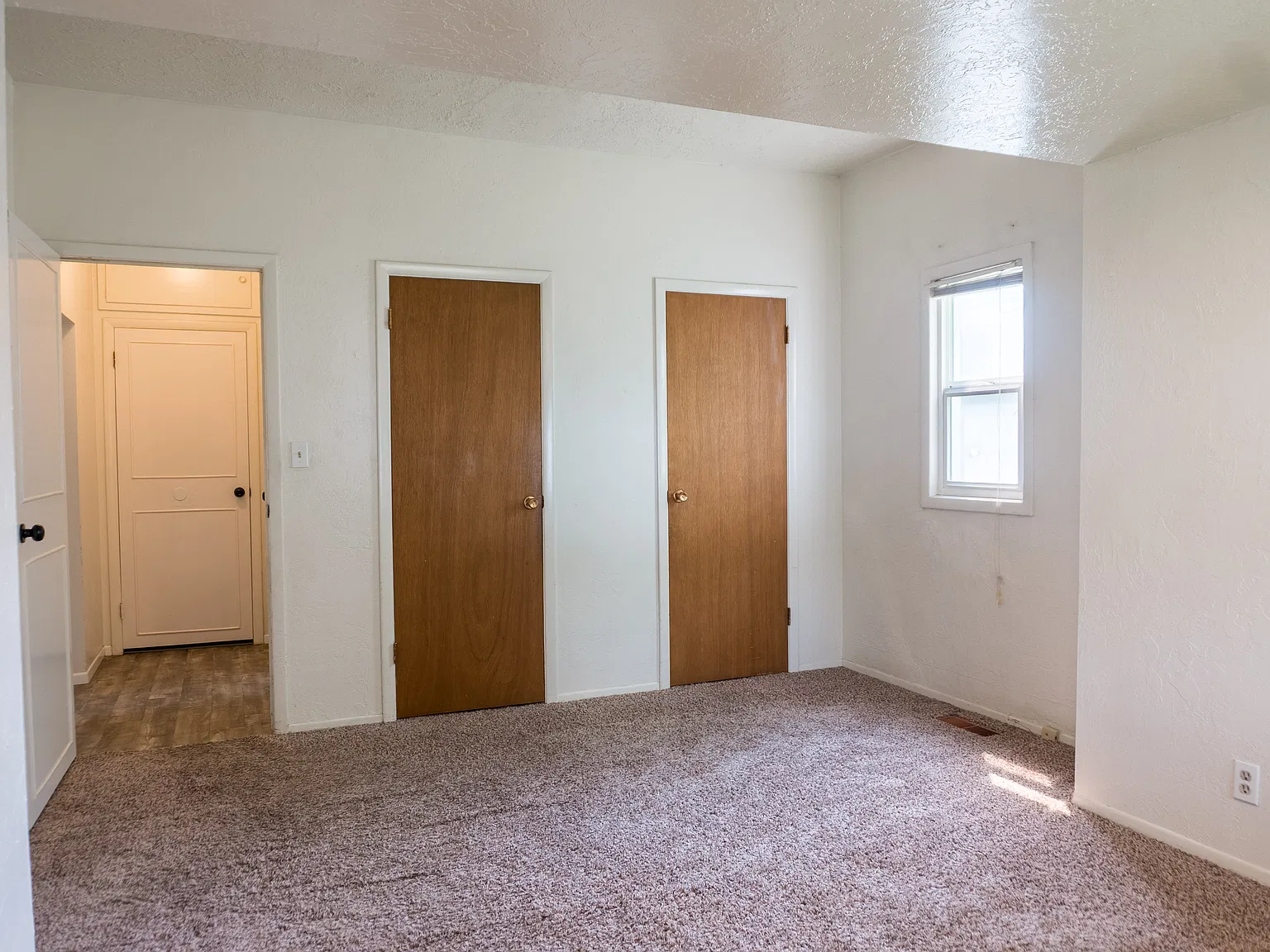 3 bed, 1400 sqft, $1,500 — Photo 3