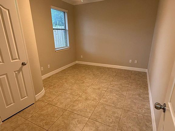 4th image of 5600 Alvin A Klein Dr Unit 2