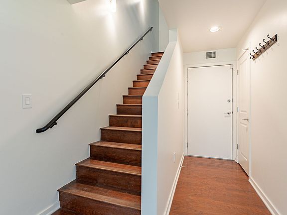 3rd image of 525 W Lakeside Dr Unit 111