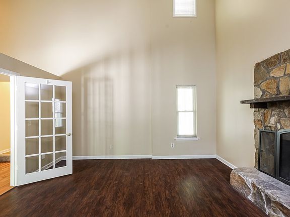5th image of 4110 Oak Stone Dr