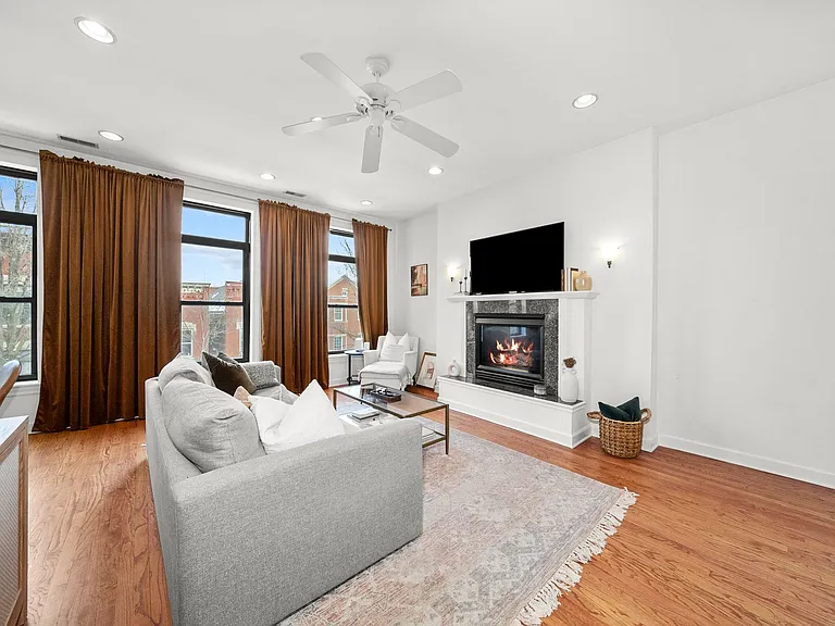 1434 N Bosworth Ave — Photo 13
