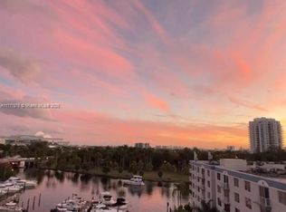 1700 NW North River Dr APT 801, Miami, FL 33125