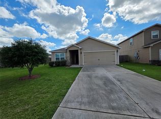 723 Crystal Lakes Dr, Brookshire, TX 77423