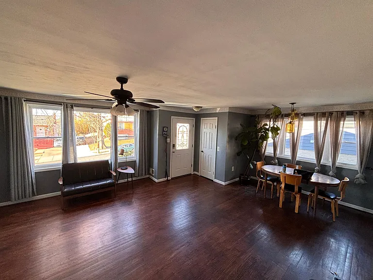 Rosemary Ln — Photo 4