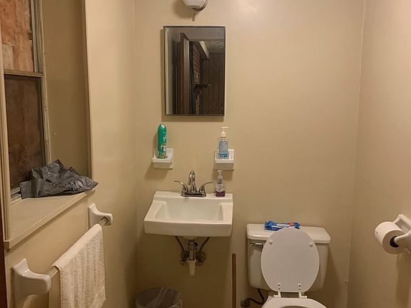 2nd image of 209 Ashlyn Dr
