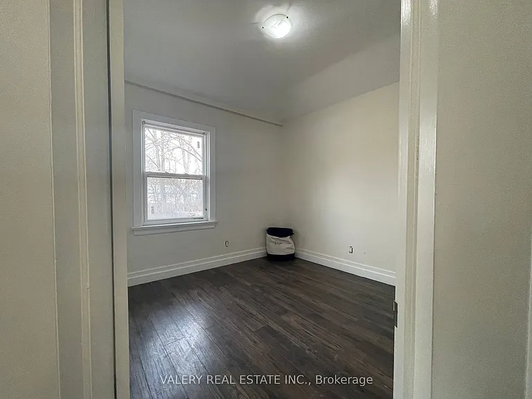 1561 Hurontario St #1 — Photo 22
