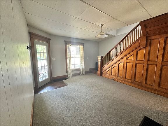 5th image of 207 Pearl St