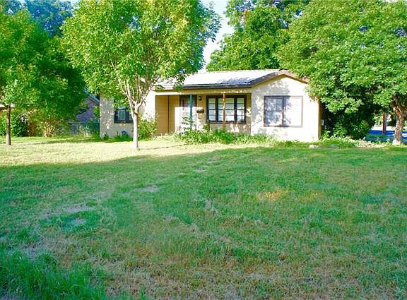 2nd image of 2401 Greenway Dr