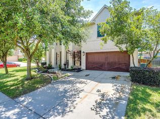 912 Greenwood Dr, Burleson, TX 76028