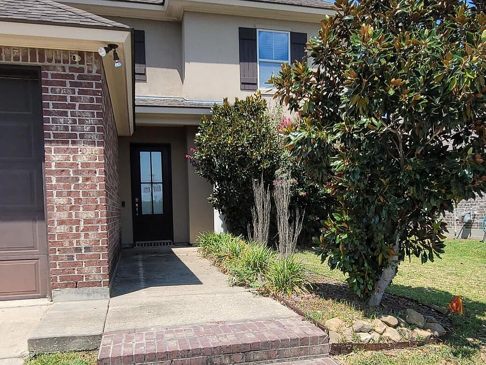 1st image of 109 Crooked Stick Ln