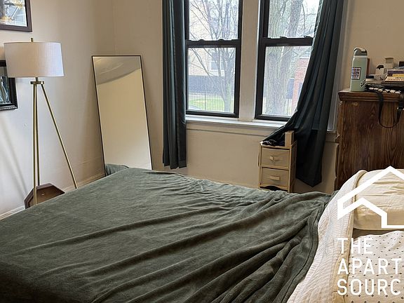 4th image of 2919 W McLean Ave #1E