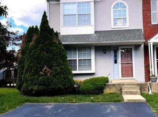 7 Eusden Dr, Aston, PA 19014