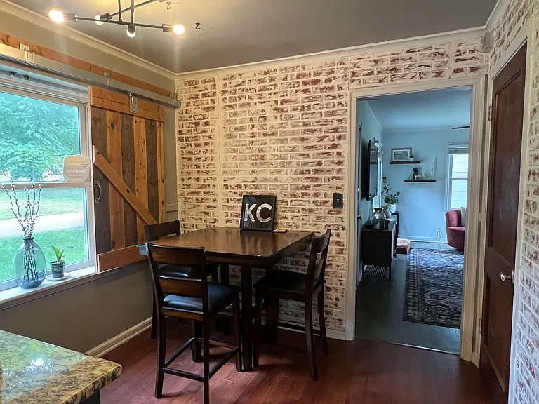 413 W 86th St — Photo 11