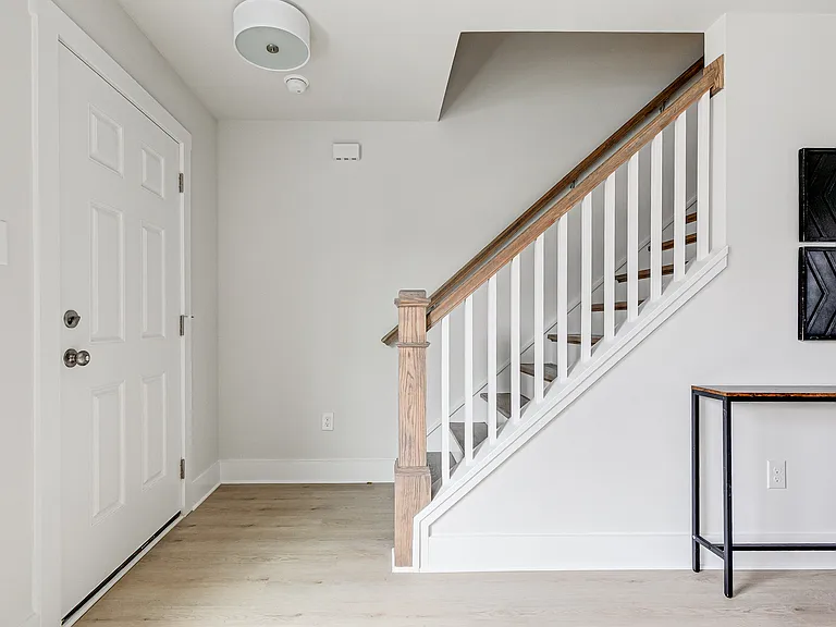 3221 Woodys Ln — Photo 2