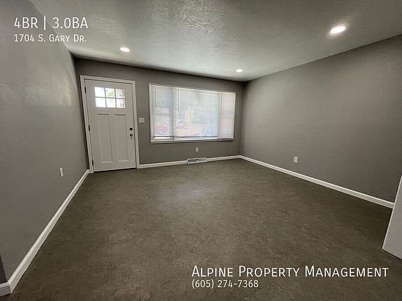 3rd image of 1704 S Gary Dr