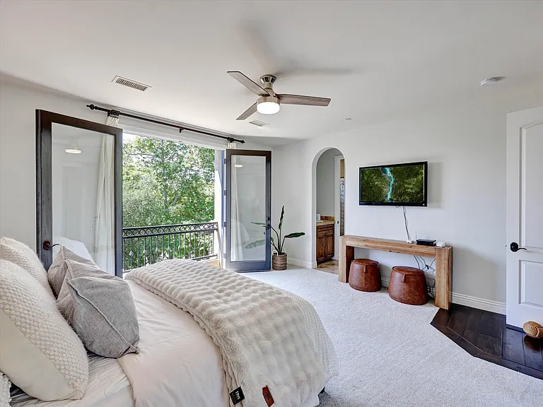 2932 Lone Jack Rd — Photo 47
