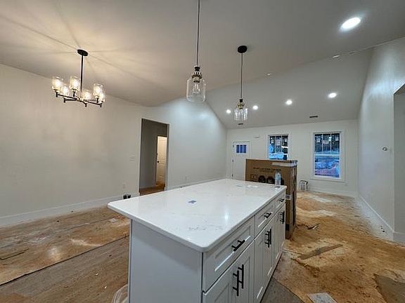 5th image of 195 Susans Rd