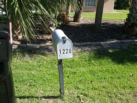 2nd image of 1228 Travelers Palm Dr