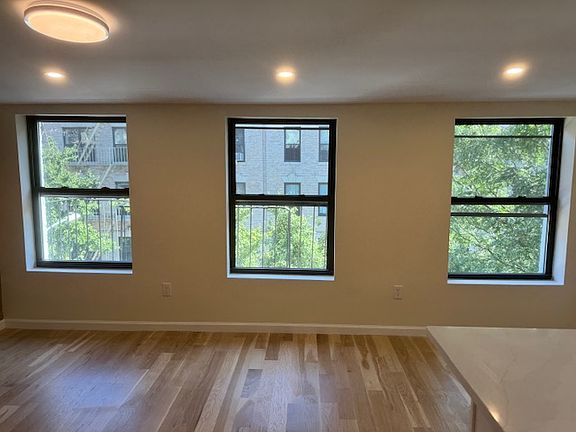 2nd image of 204 Avenue B #2