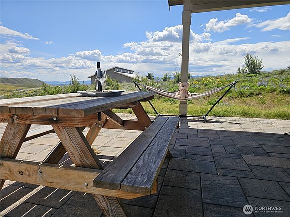 5th image of 1522 Deer Valley Drive