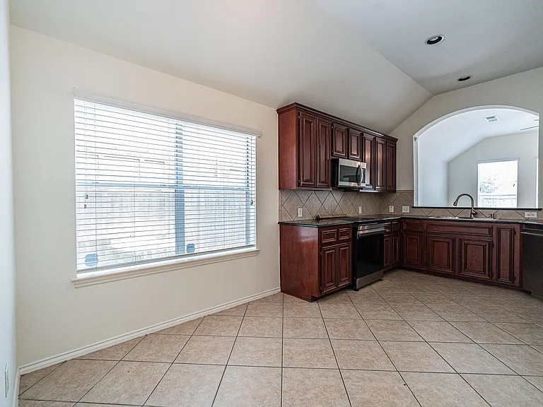 2111 Sailwind Dr — Photo 6