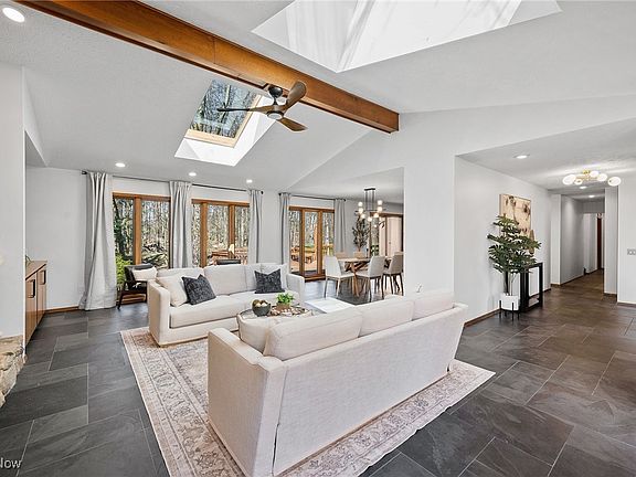 2nd image of 21847 Meadows Edge Ln