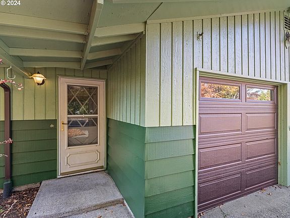 3rd image of 1018 NE 87th Ave