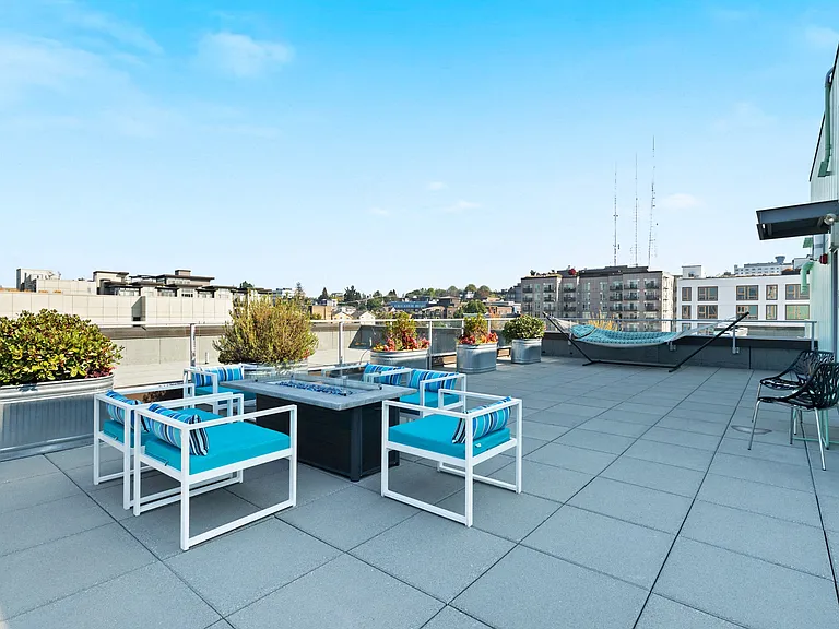 Beryl Apartments — Photo 10