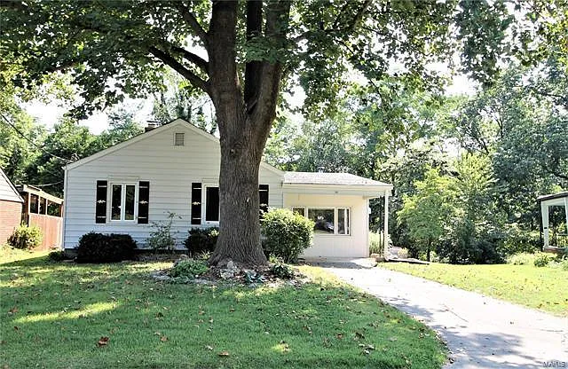38 Washington Pl photo 1